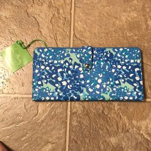 Vera Bradley Wallet/Travel Organizer